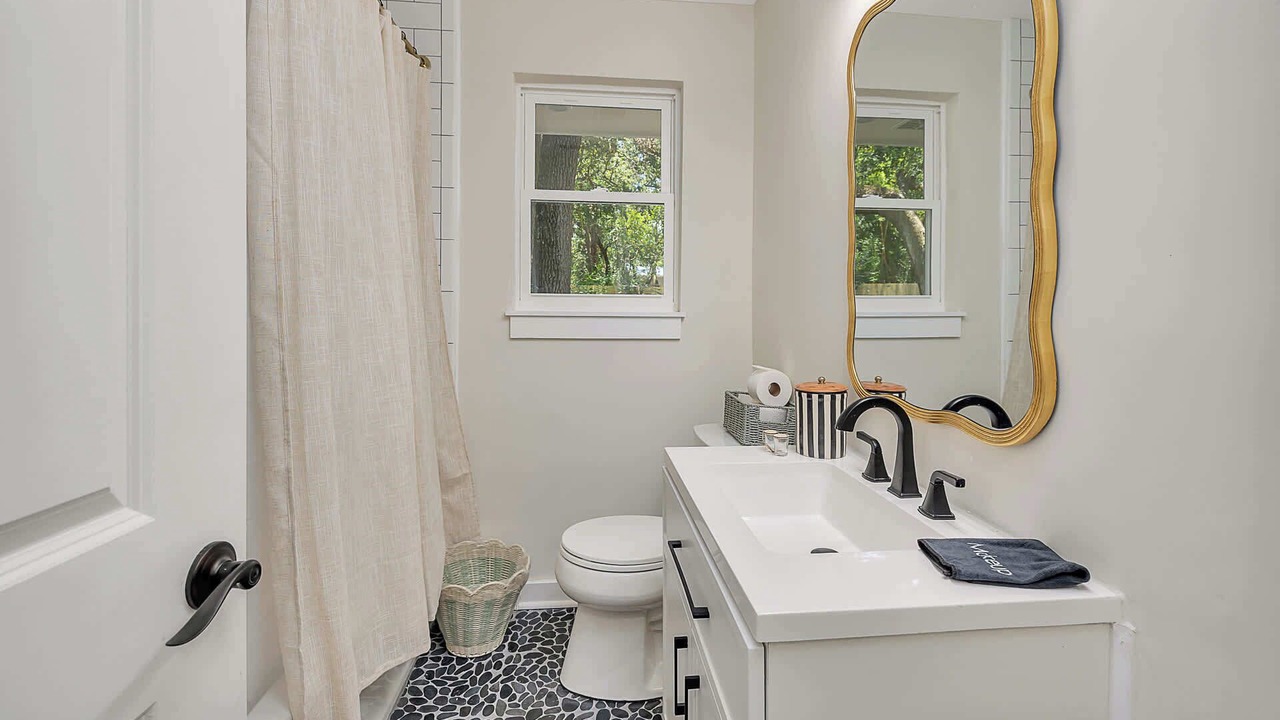 Photo of Bathroom in Saint Simons Heights