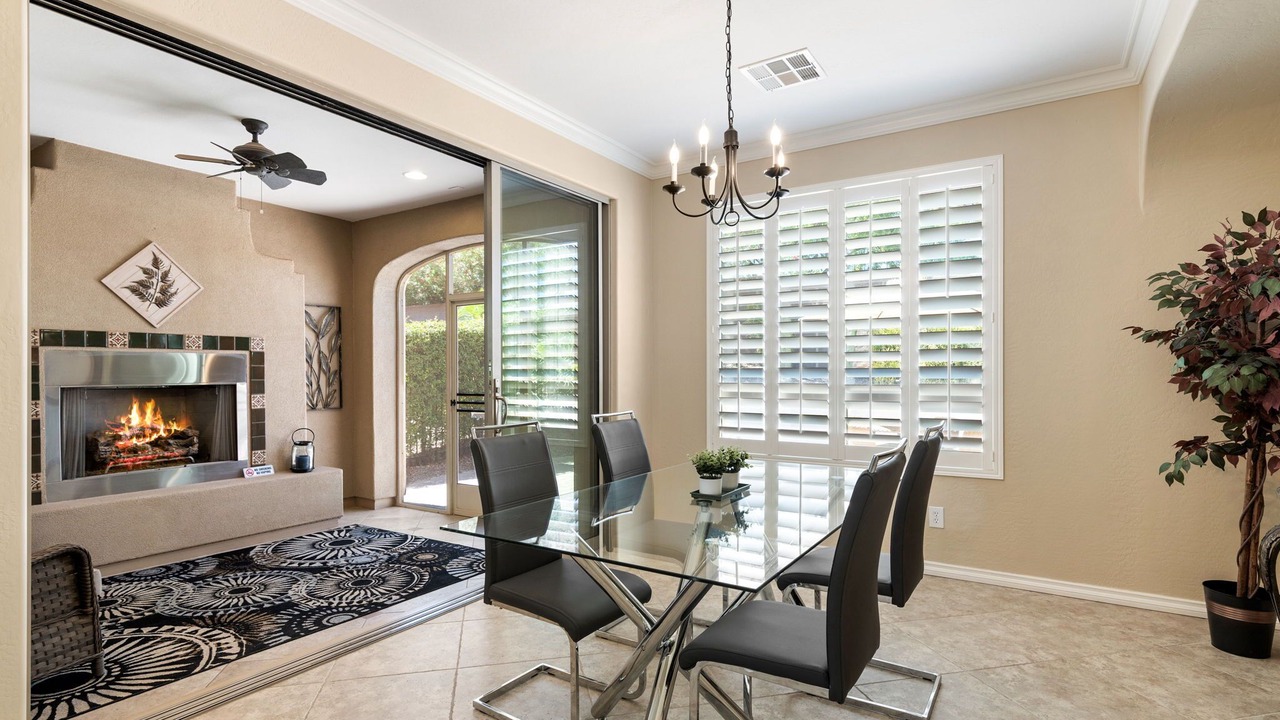 Photo of Livingroom in Encanterra