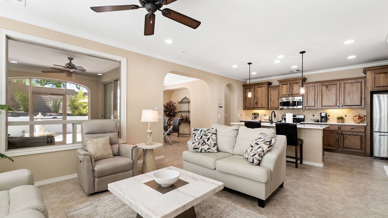 Photo of Livingroom in Encanterra