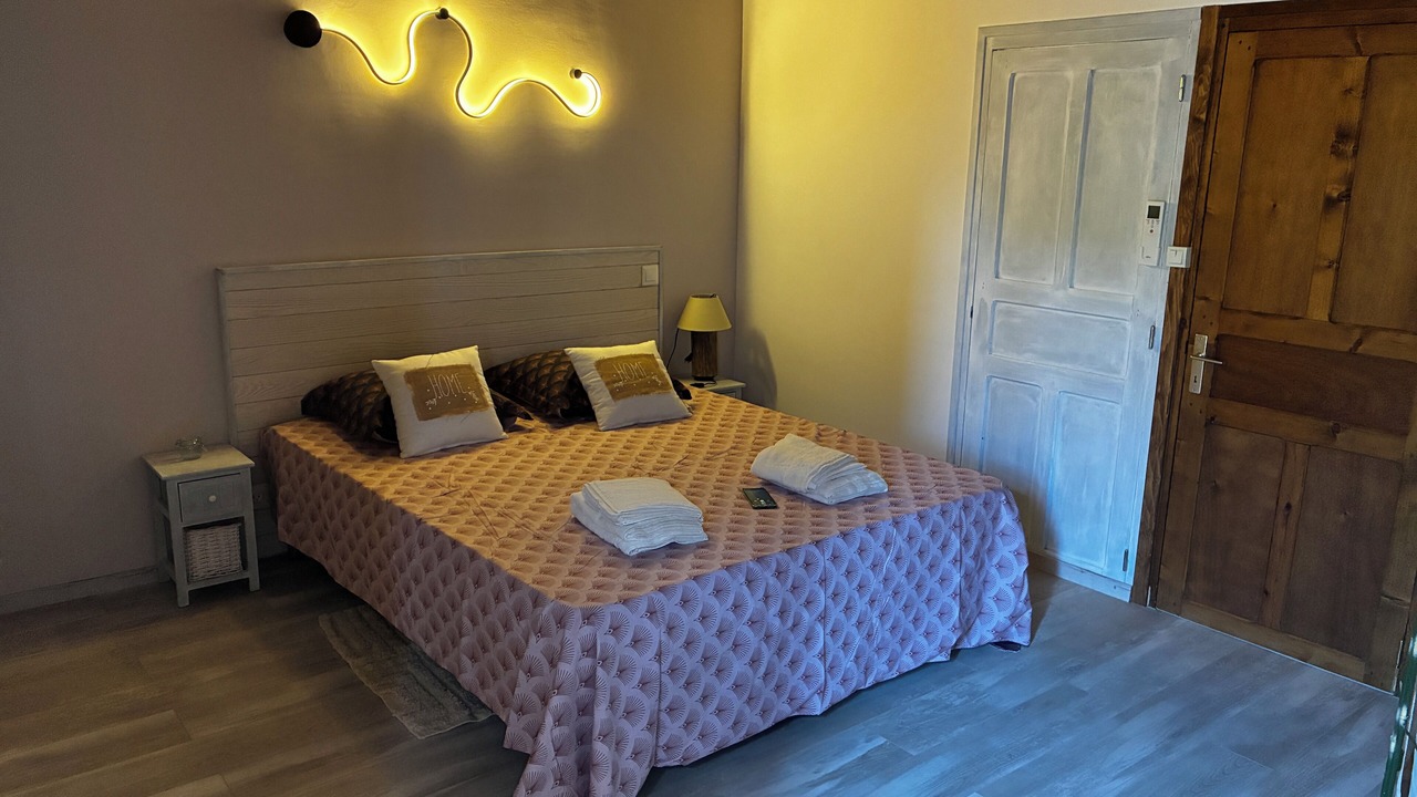 Photo of Bedroom in Saint-Sauveur-de-Cruzieres