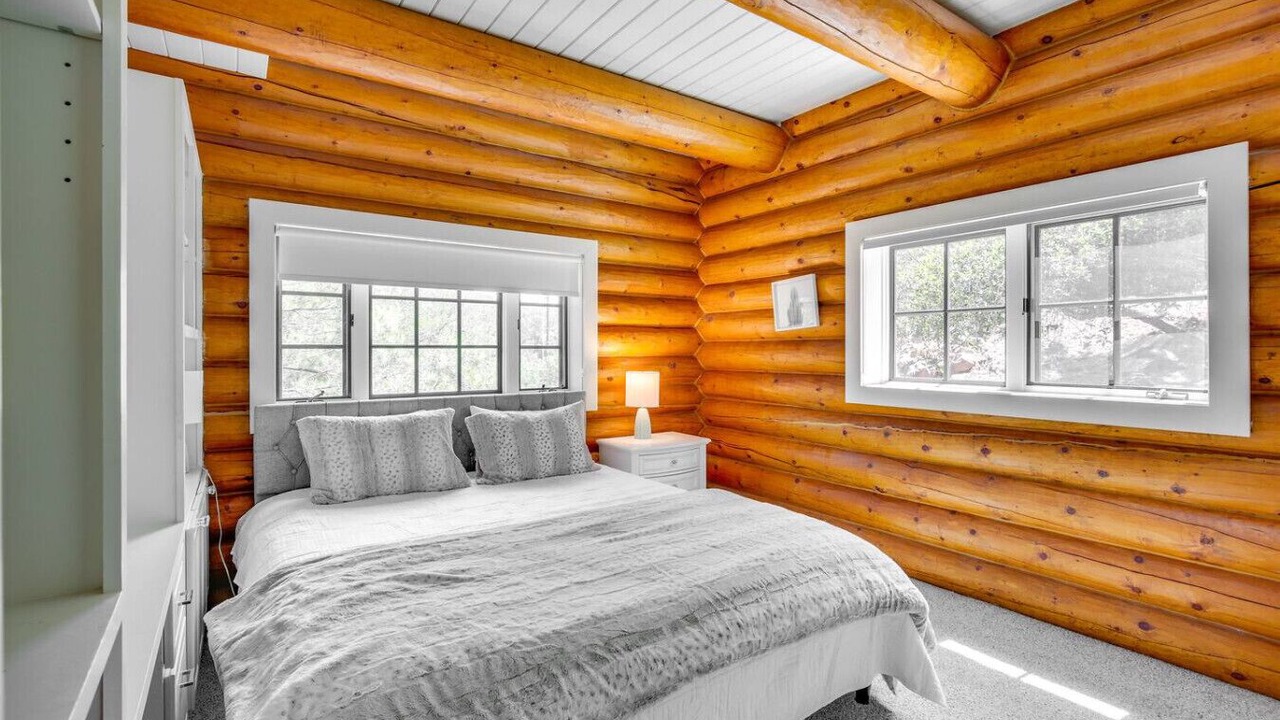 Photo of Bedroom in Alpine