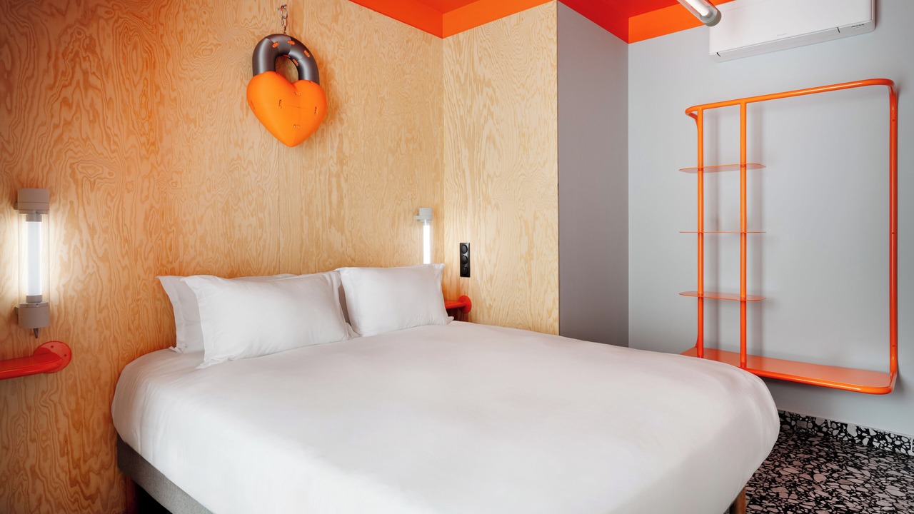 Photo of Bedroom in 11th Arrondissement