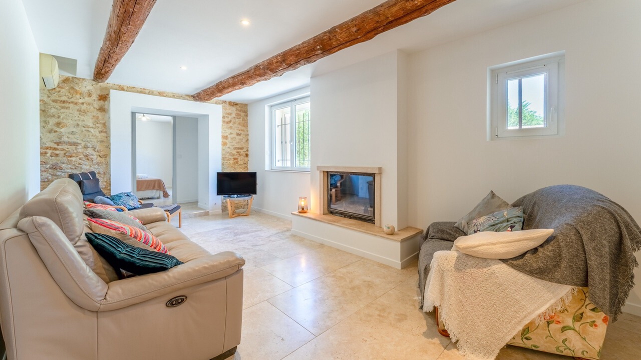 Photo of Livingroom in Mornas