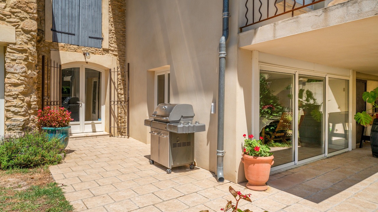 Photo of Patio Balcony in Mornas