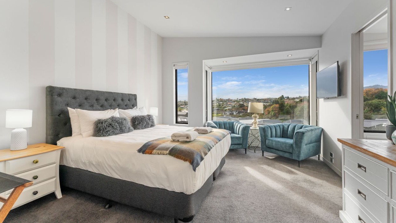 Photo of Bedroom in Two Mile Bay