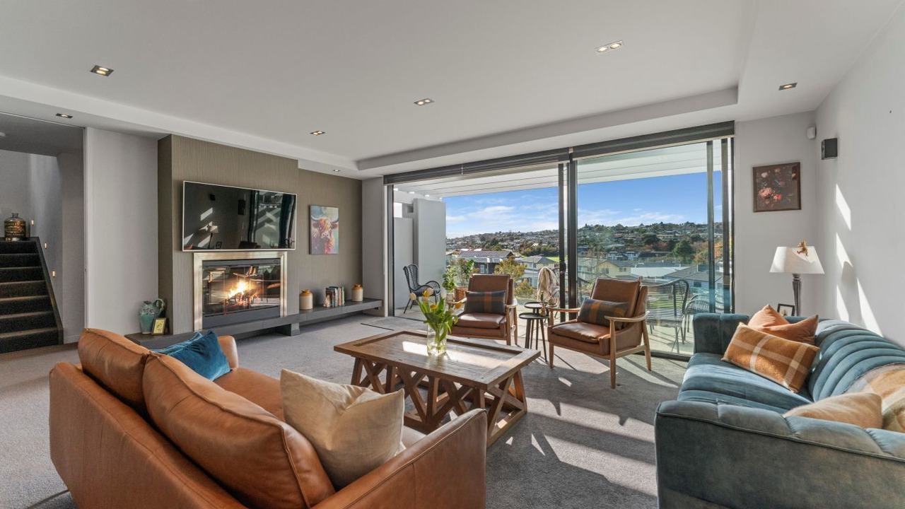Photo of Livingroom in Two Mile Bay