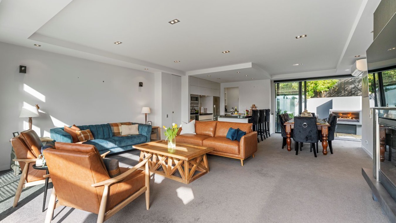 Photo of Livingroom in Two Mile Bay