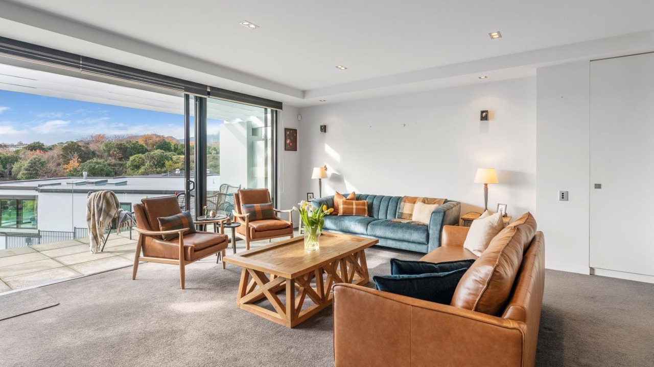 Photo of Livingroom in Two Mile Bay