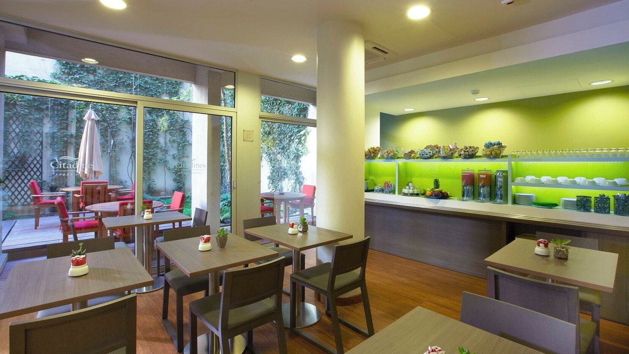 Photo of Others in Montparnasse