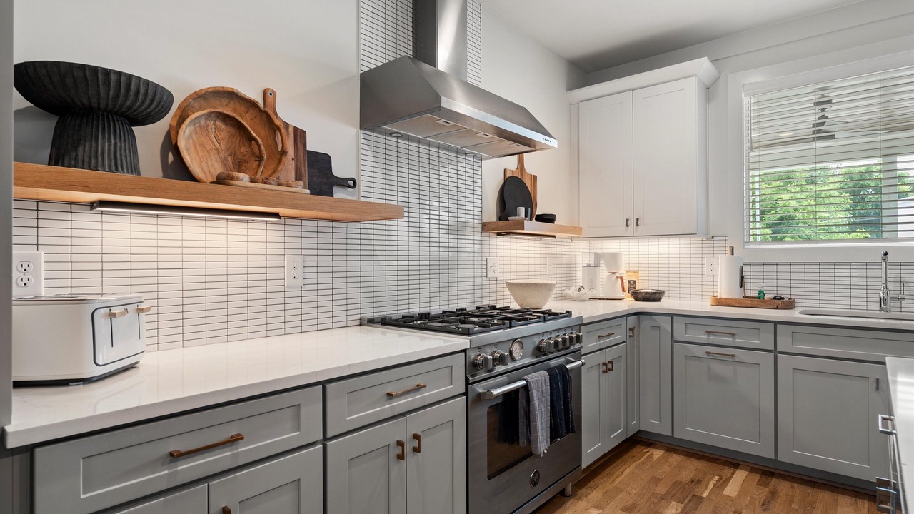 Photo of Kitchen in Eighth Avenue