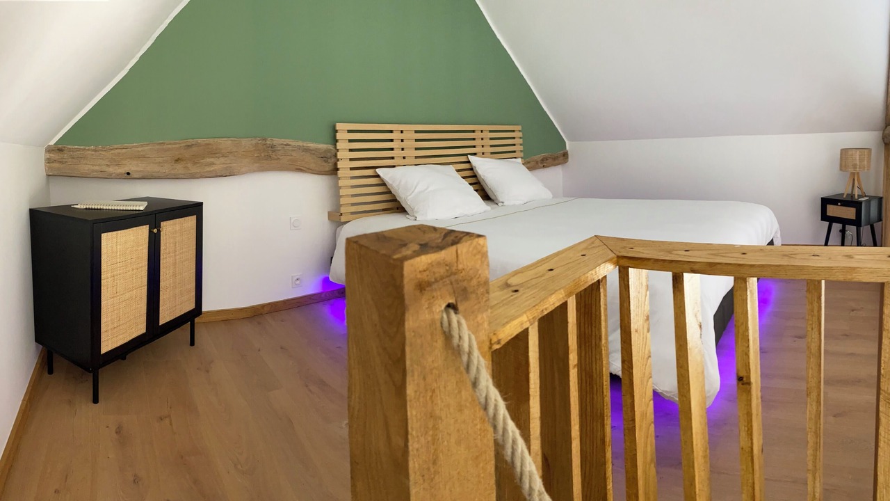 Photo of Bedroom in Yvre-le-Polin