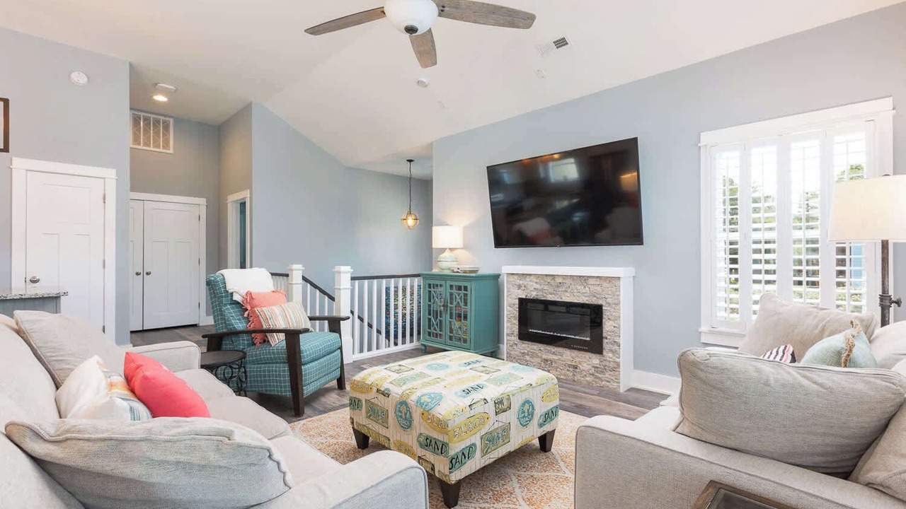 Photo of Livingroom in Monteray Shores