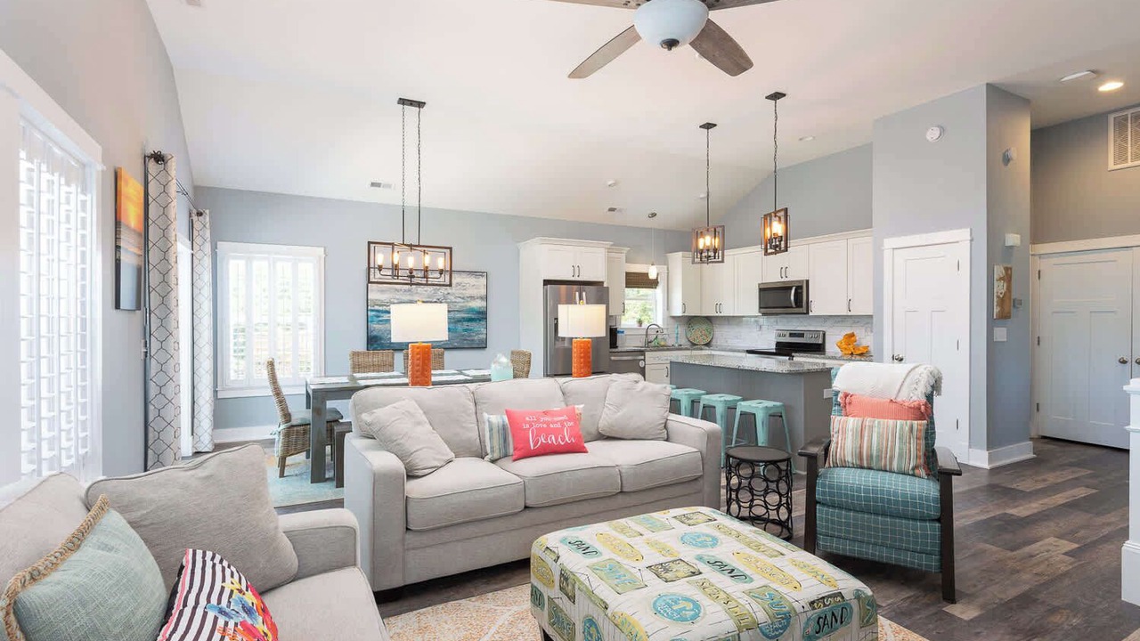 Photo of Livingroom in Monteray Shores