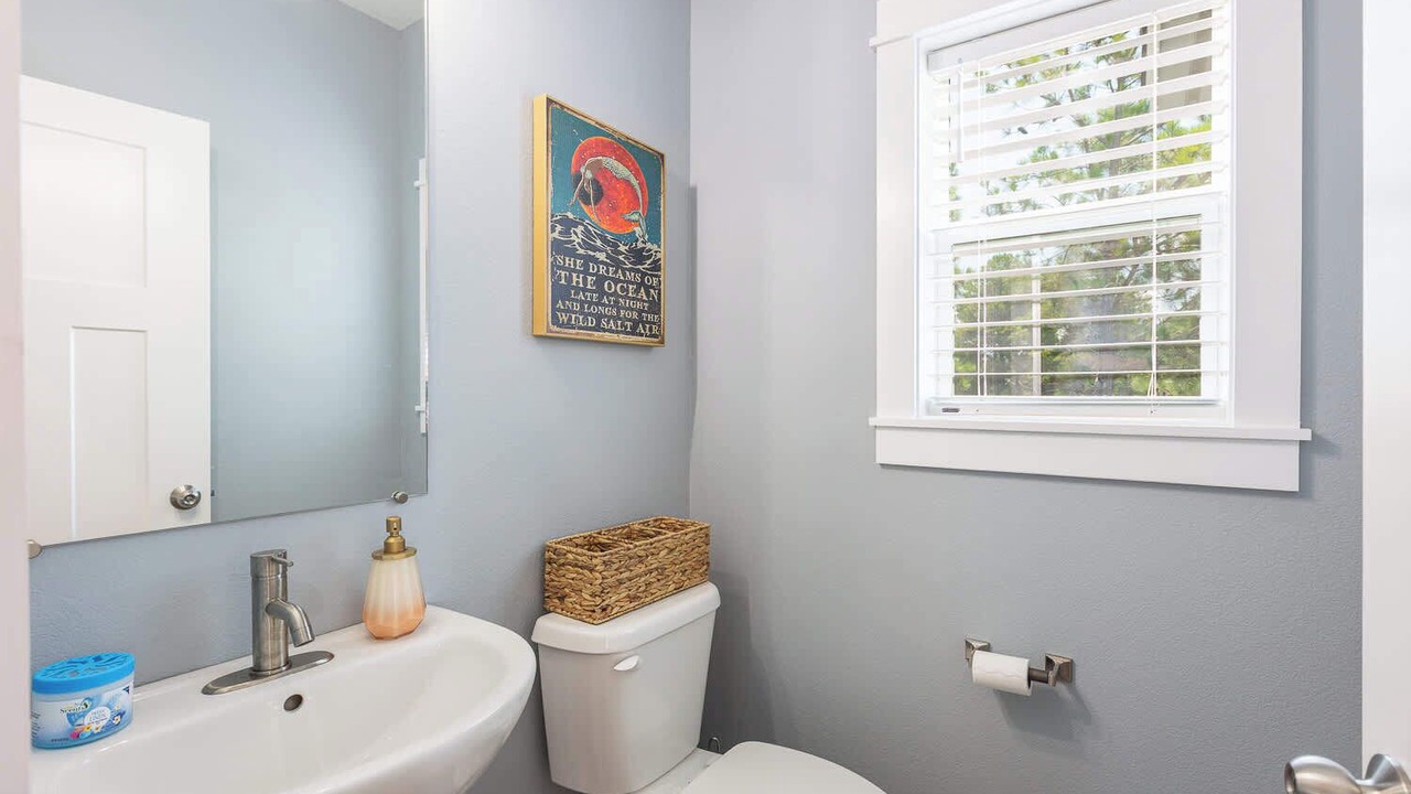 Photo of Bathroom in Monteray Shores