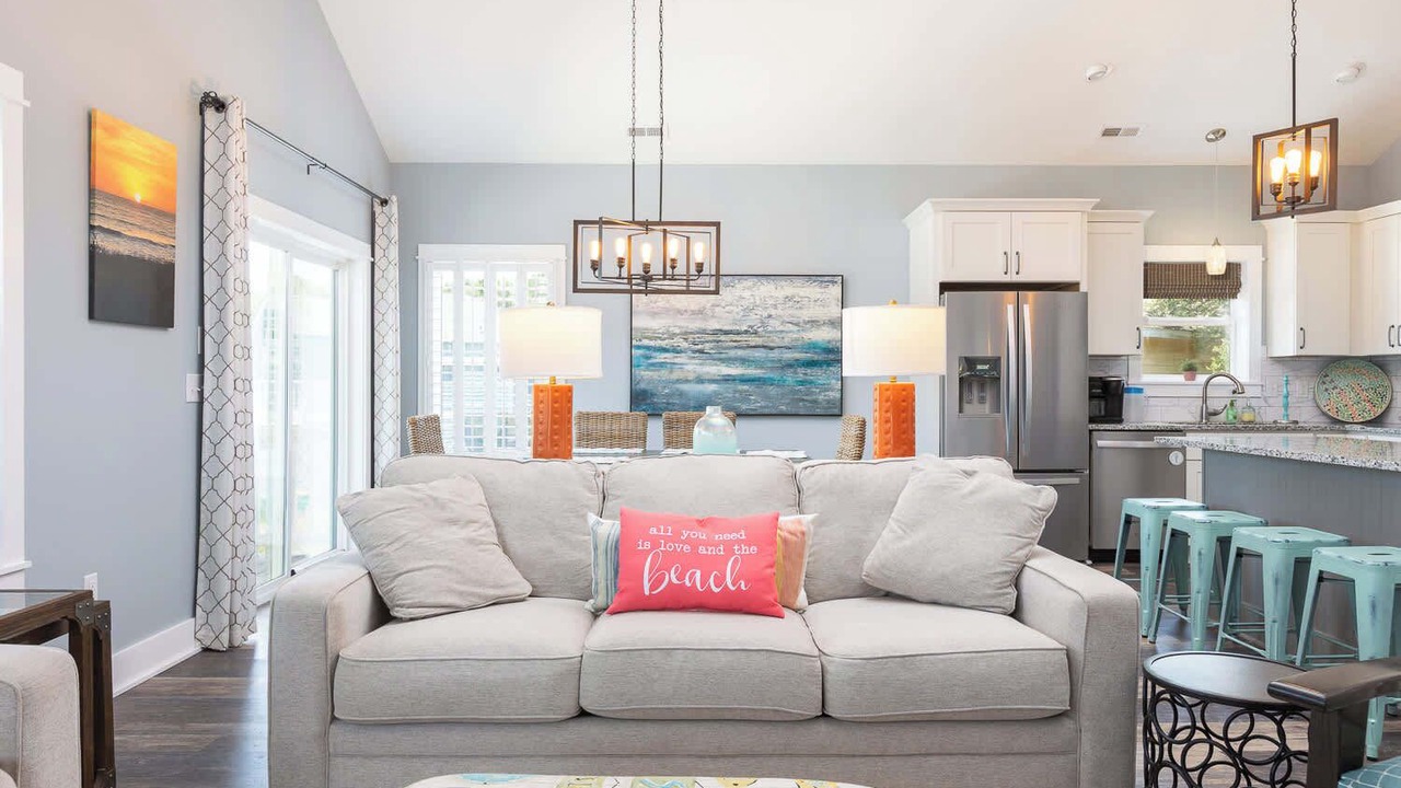 Photo of Livingroom in Monteray Shores