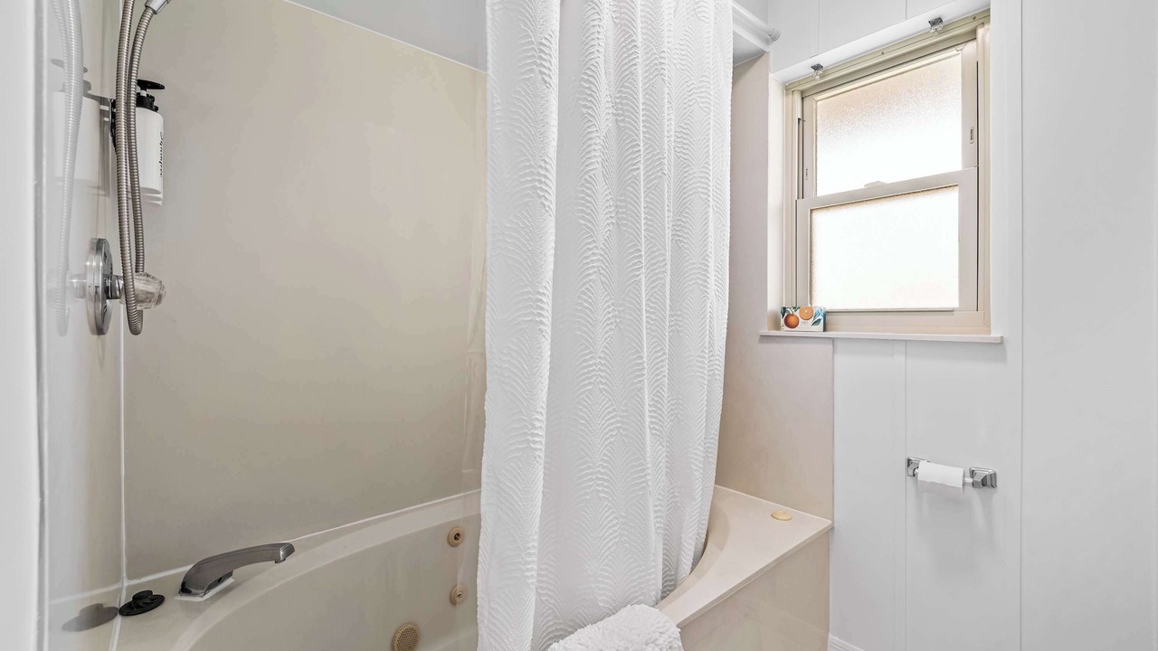 Photo of Bathroom in Marineland Acres