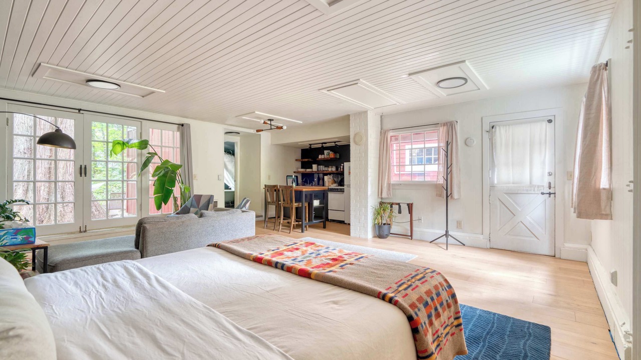 Photo of Bedroom in Sandy