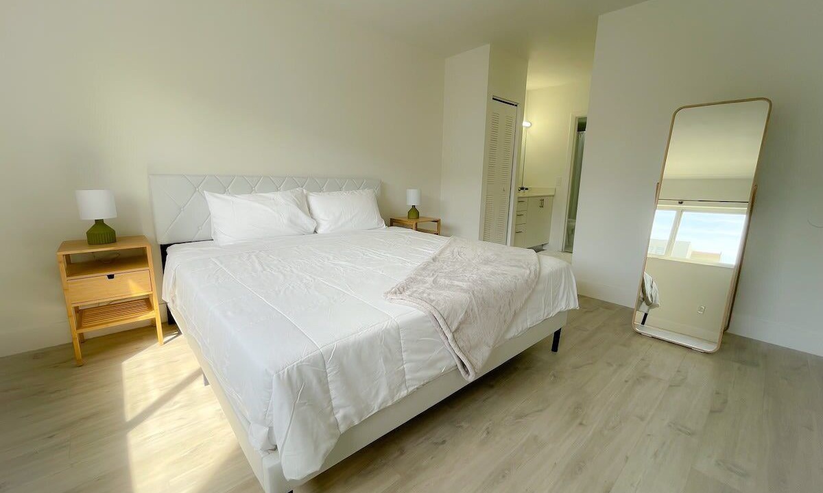 Photo of Bedroom in Eastern Shores