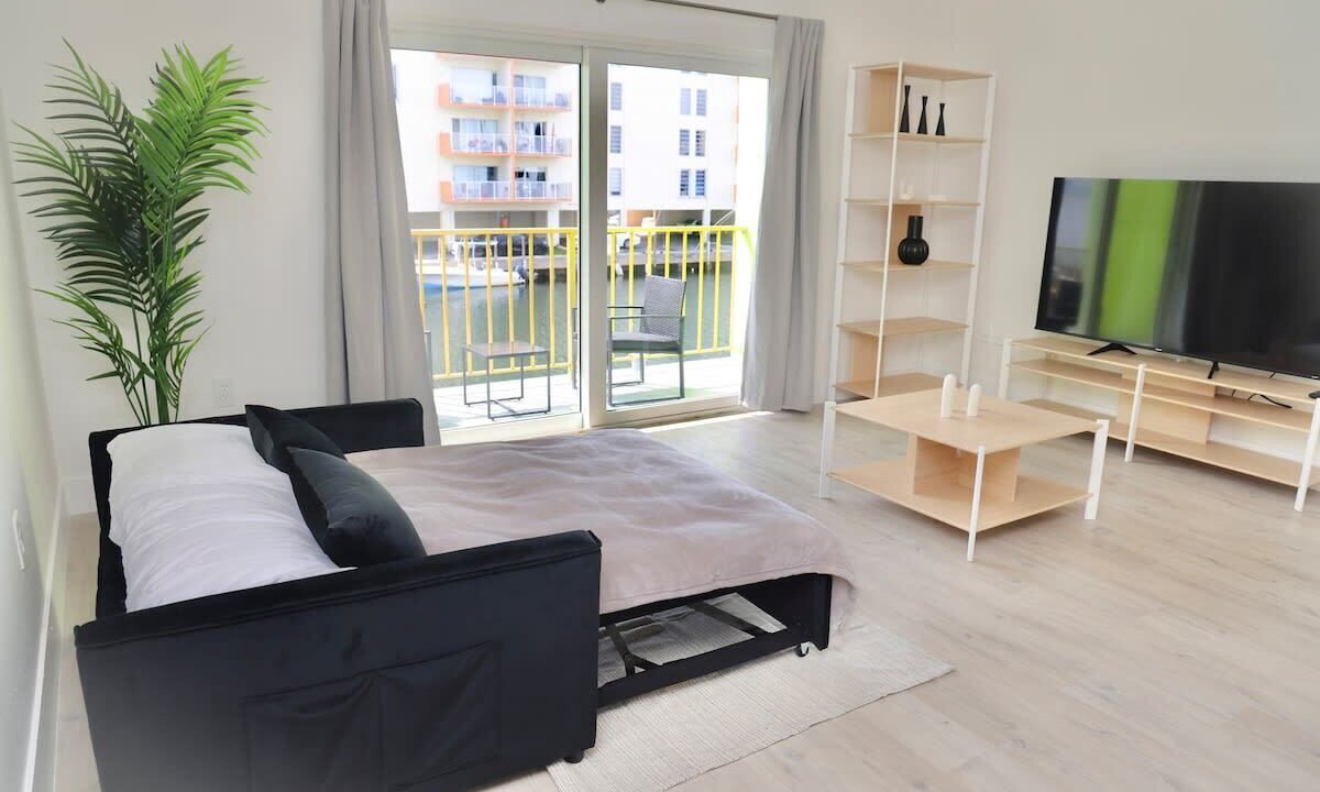 Photo of Bedroom in Eastern Shores