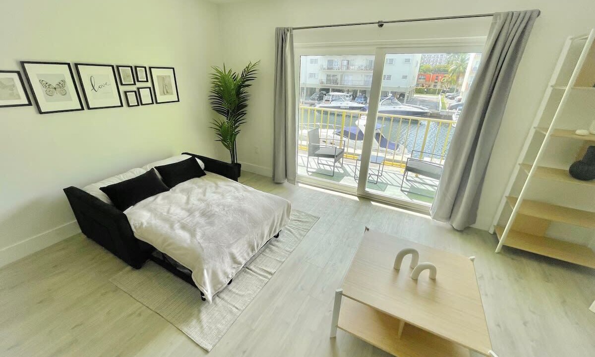 Photo of Bedroom in Eastern Shores