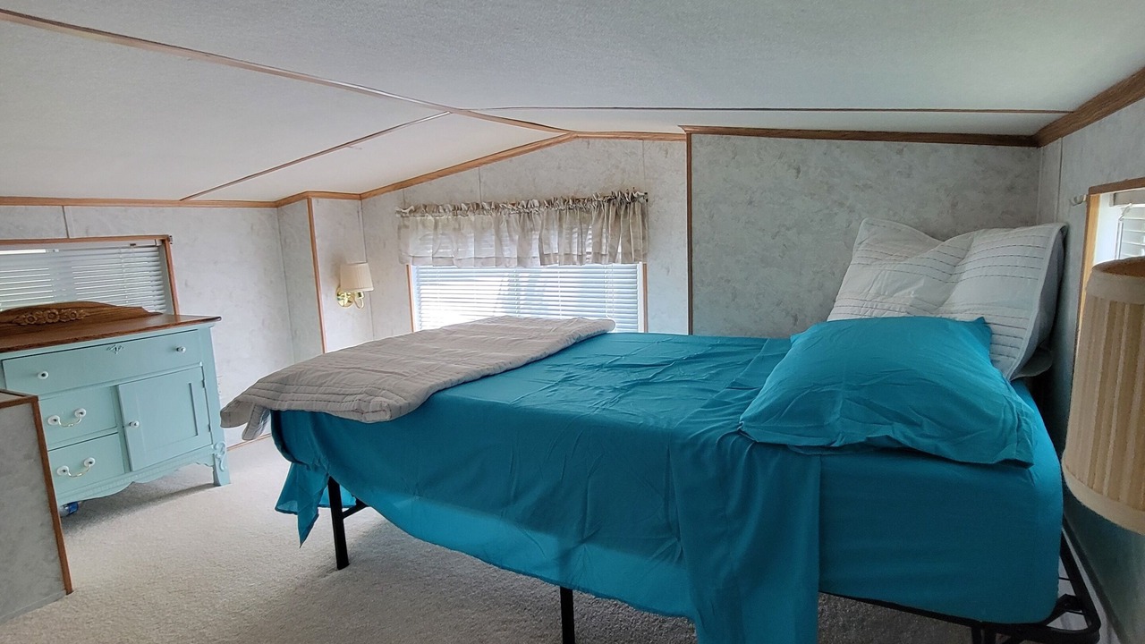 Photo of Bedroom in Coral