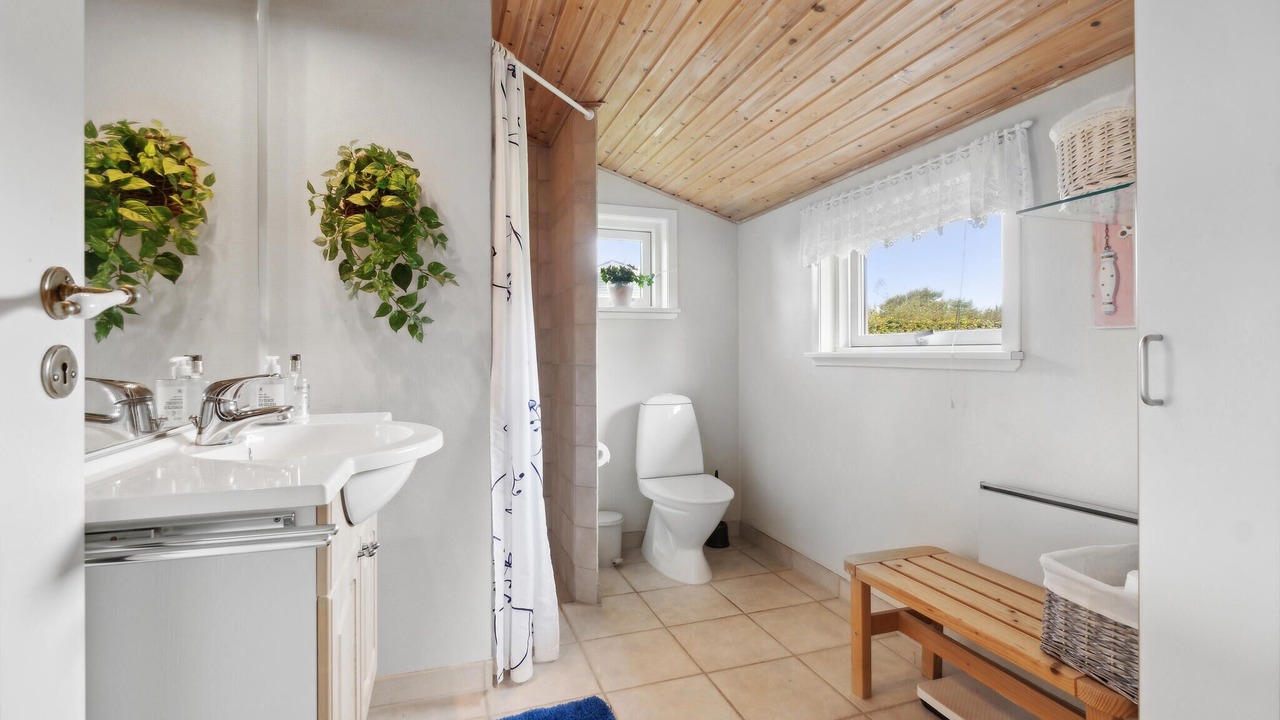 Photo of Bathroom in Vemmenæs