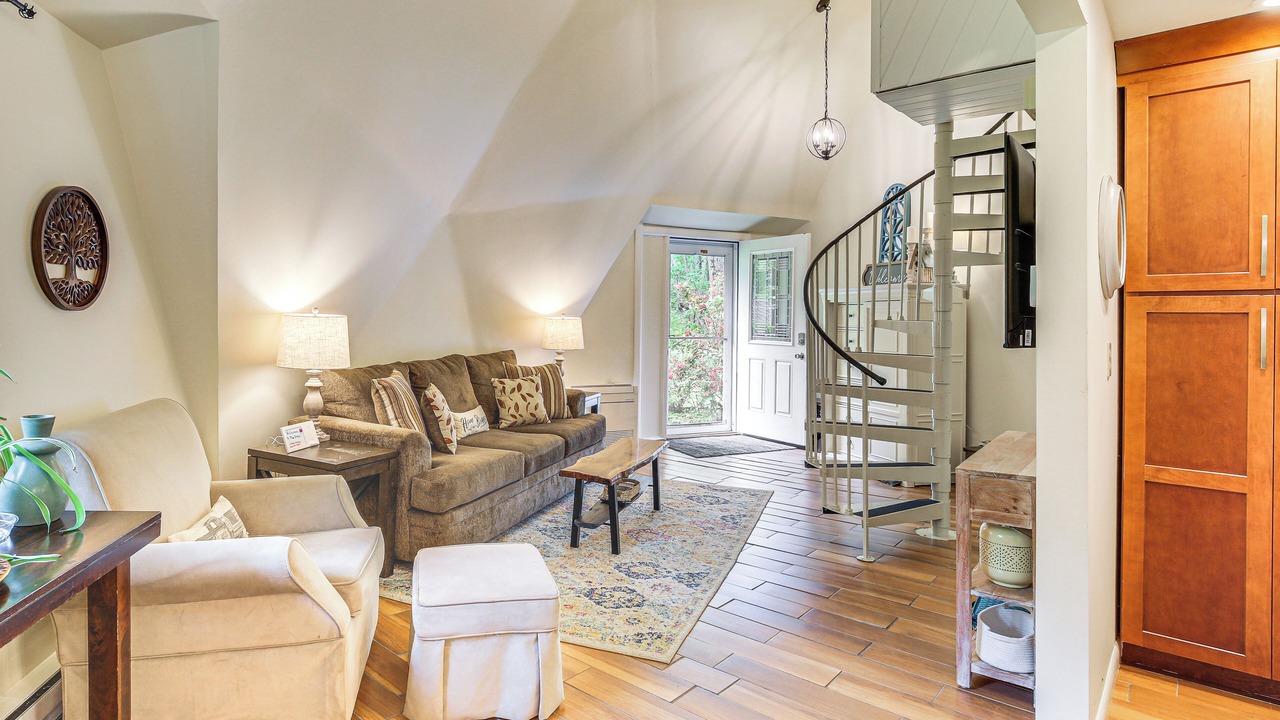 Photo of Livingroom in Warren