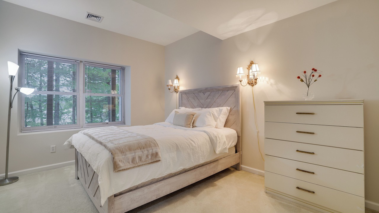 Photo of Bedroom in Rowland