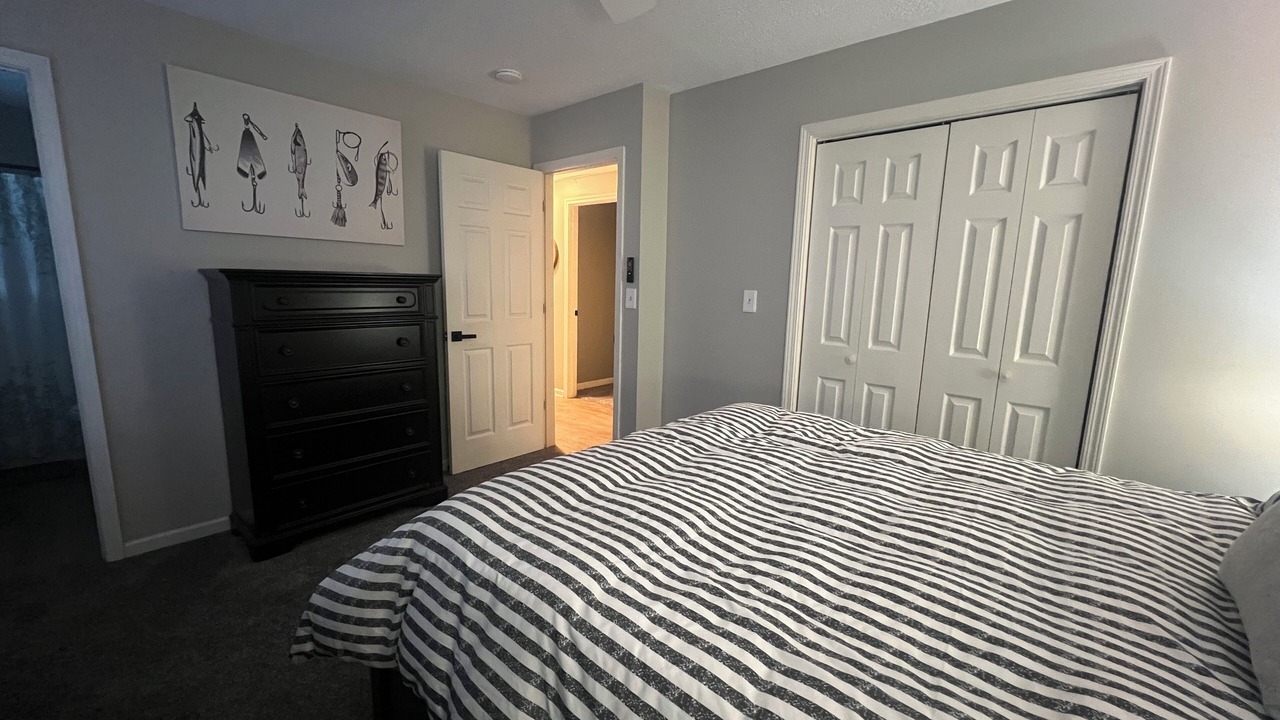 Photo of Bedroom in Benton