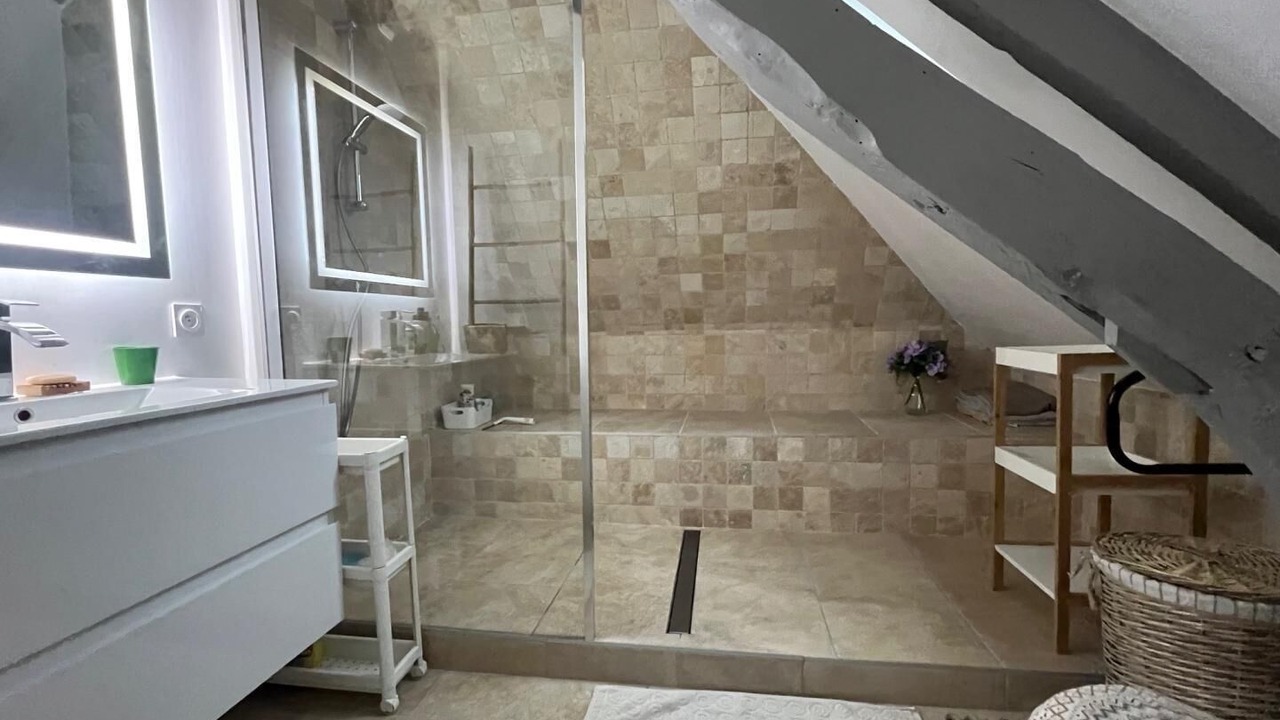 Photo of Bathroom in Anzy-le-Duc