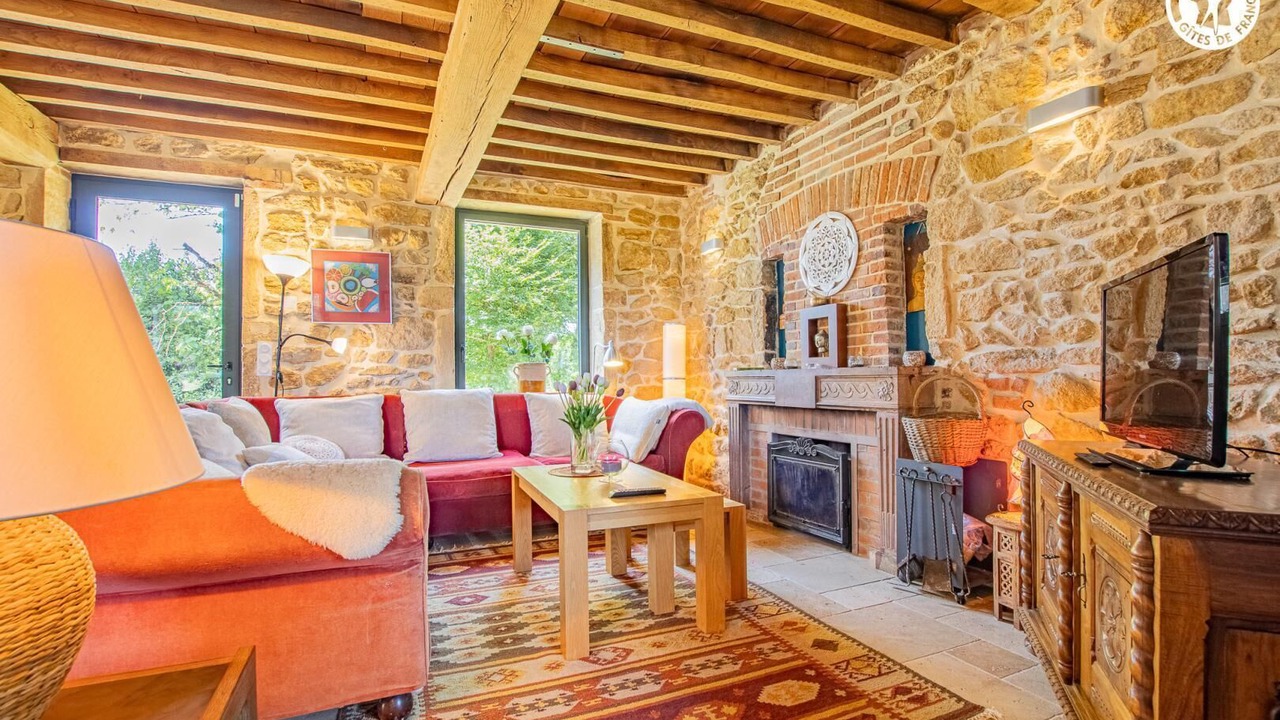 Photo of Livingroom in Anzy-le-Duc