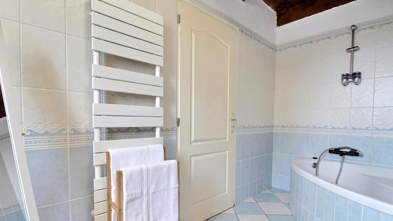 Photo of Bathroom in Cleguerec