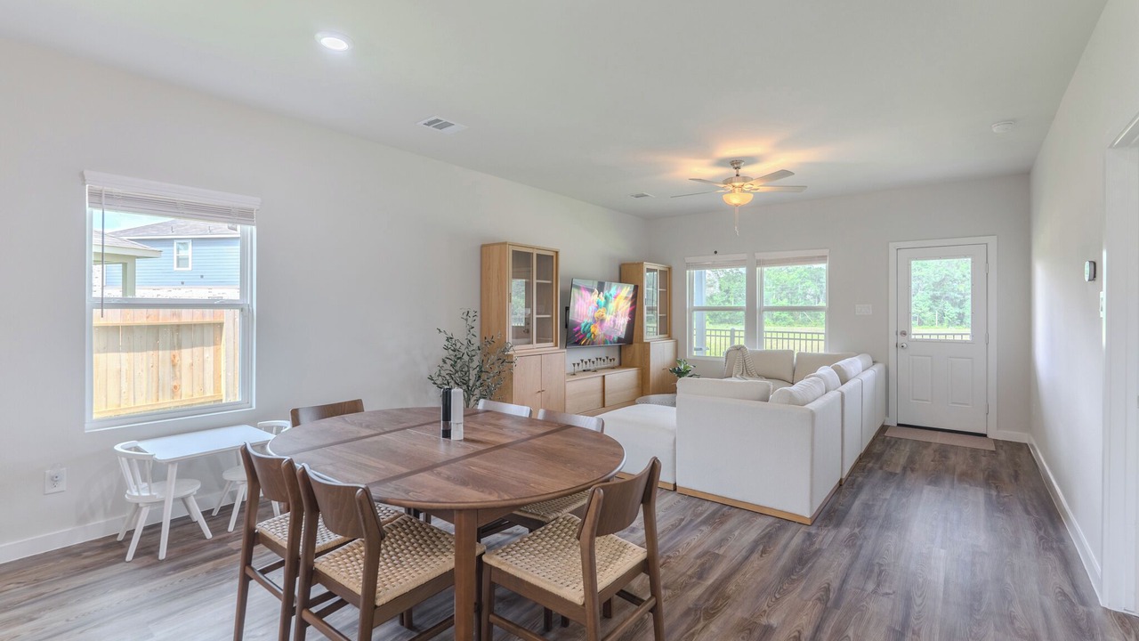 Photo of Others in Magnolia