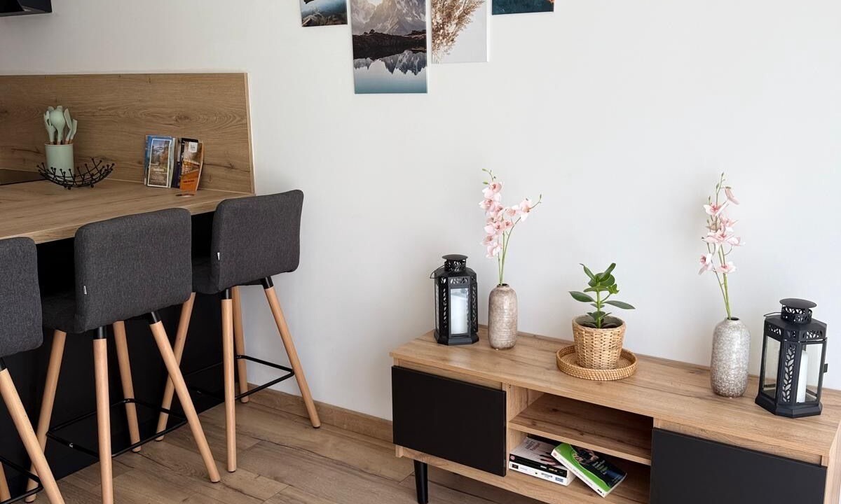 Photo of Others in Mijoux