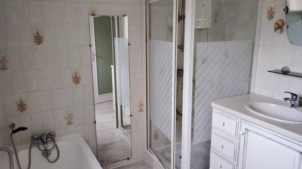 Photo of Bathroom in Ecommoy