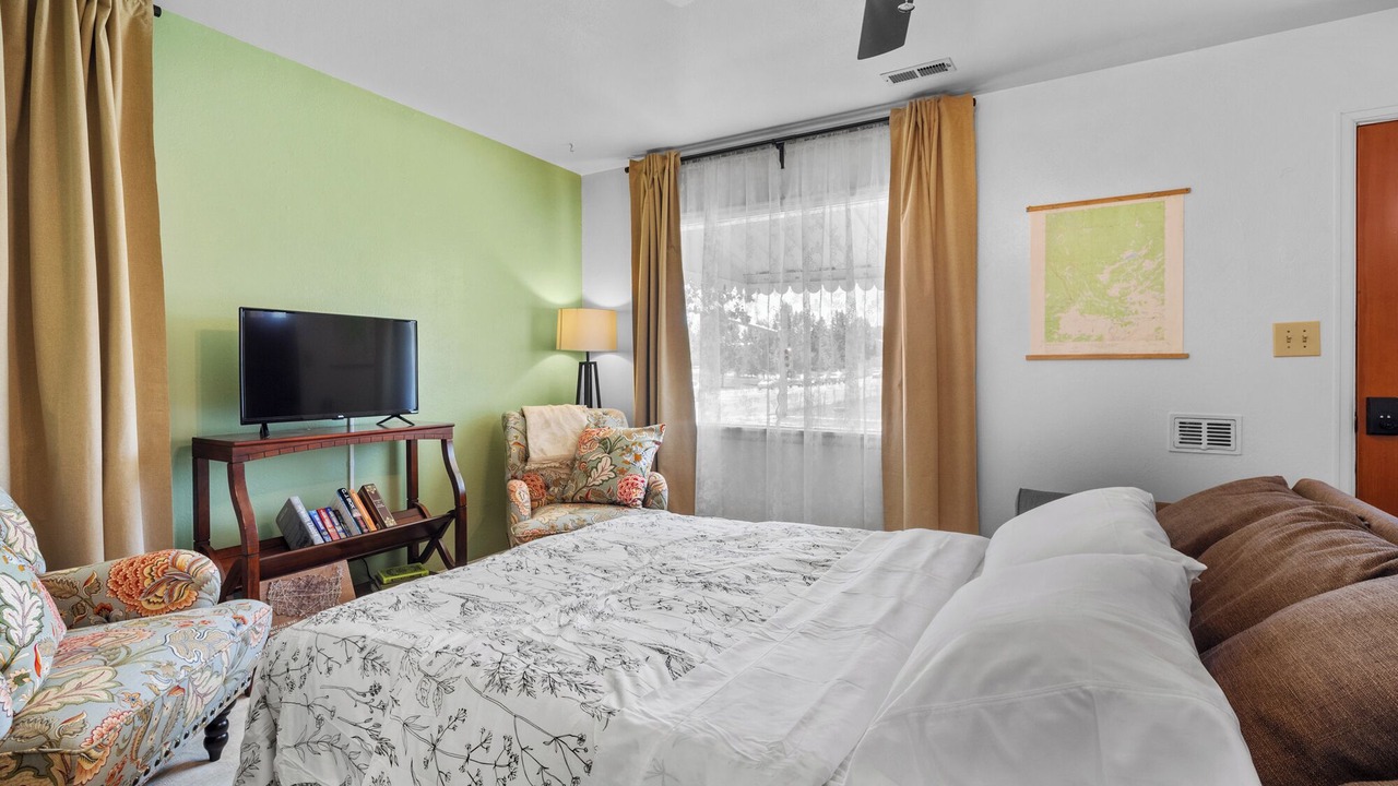 Photo of Bedroom in Laramie