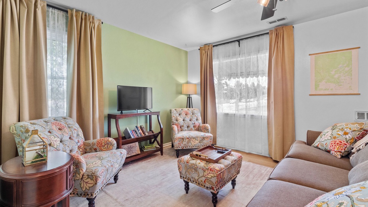 Photo of Bedroom in Laramie