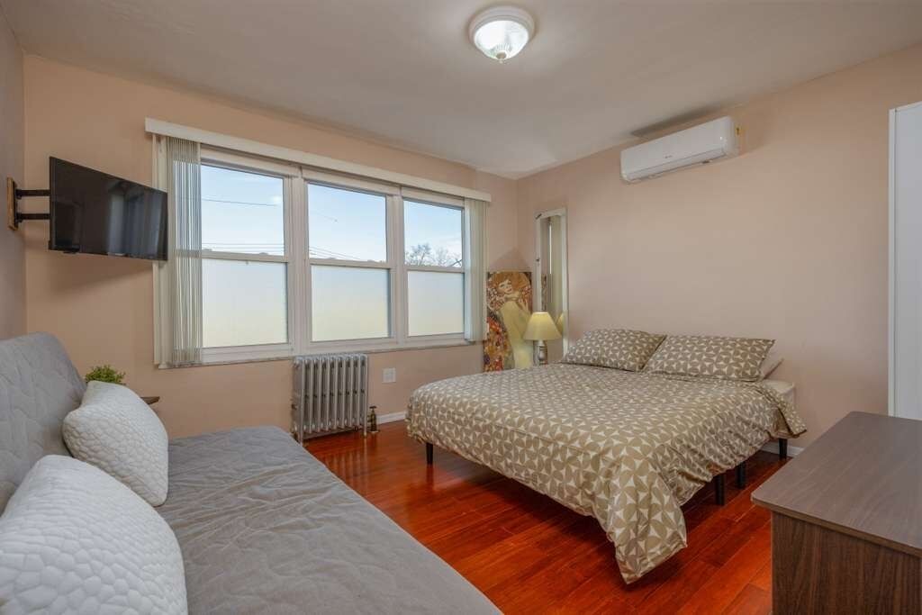Photo of Bedroom in Flatlands