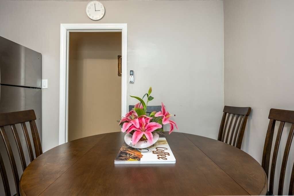 Photo of Others in Flatlands