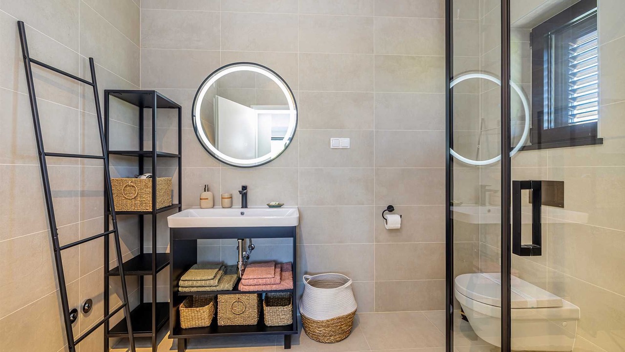 Photo of Bathroom in Kras