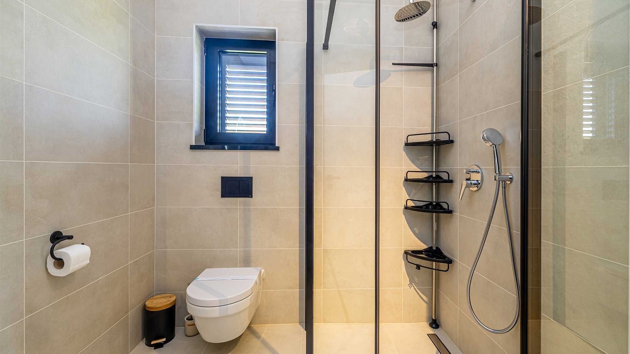 Photo of Bathroom in Kras