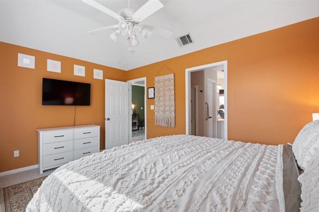 Photo of Bedroom in Oak Heights