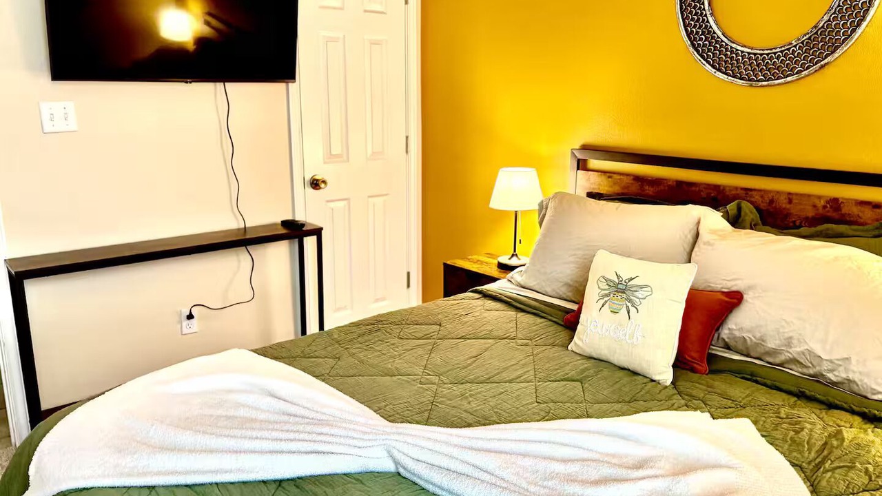 Photo of Bedroom in Oak Heights
