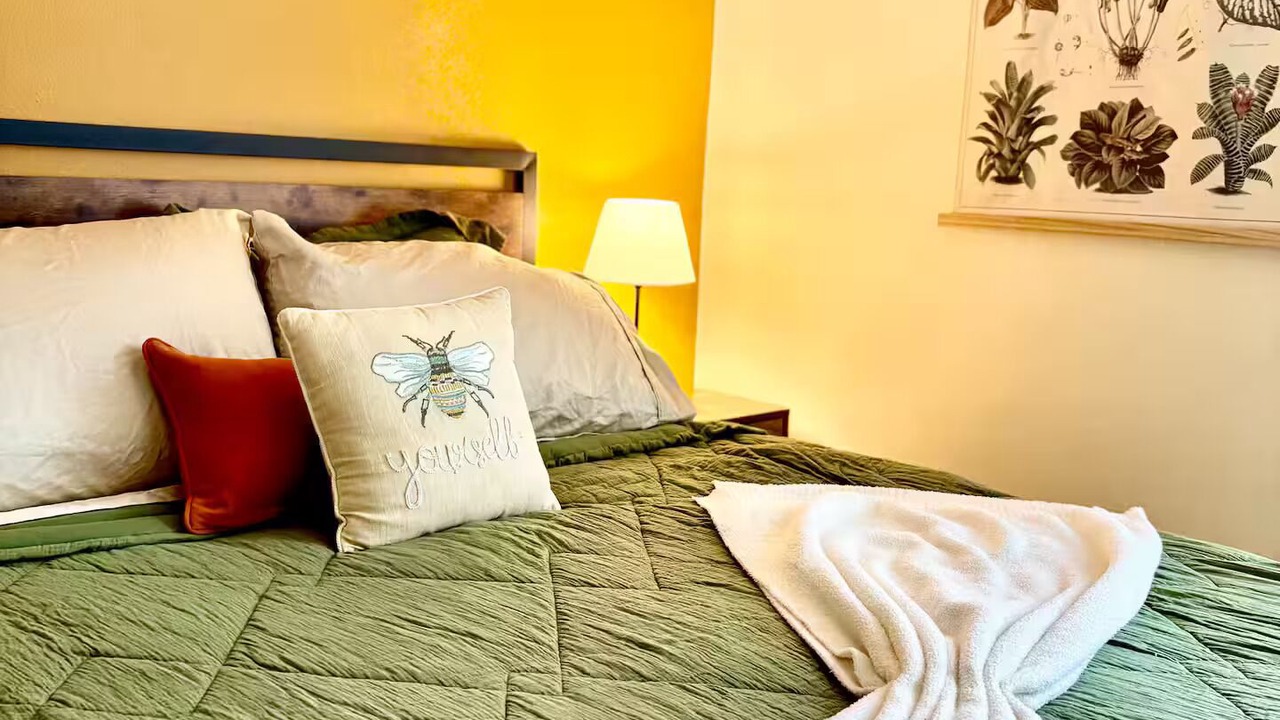 Photo of Bedroom in Oak Heights