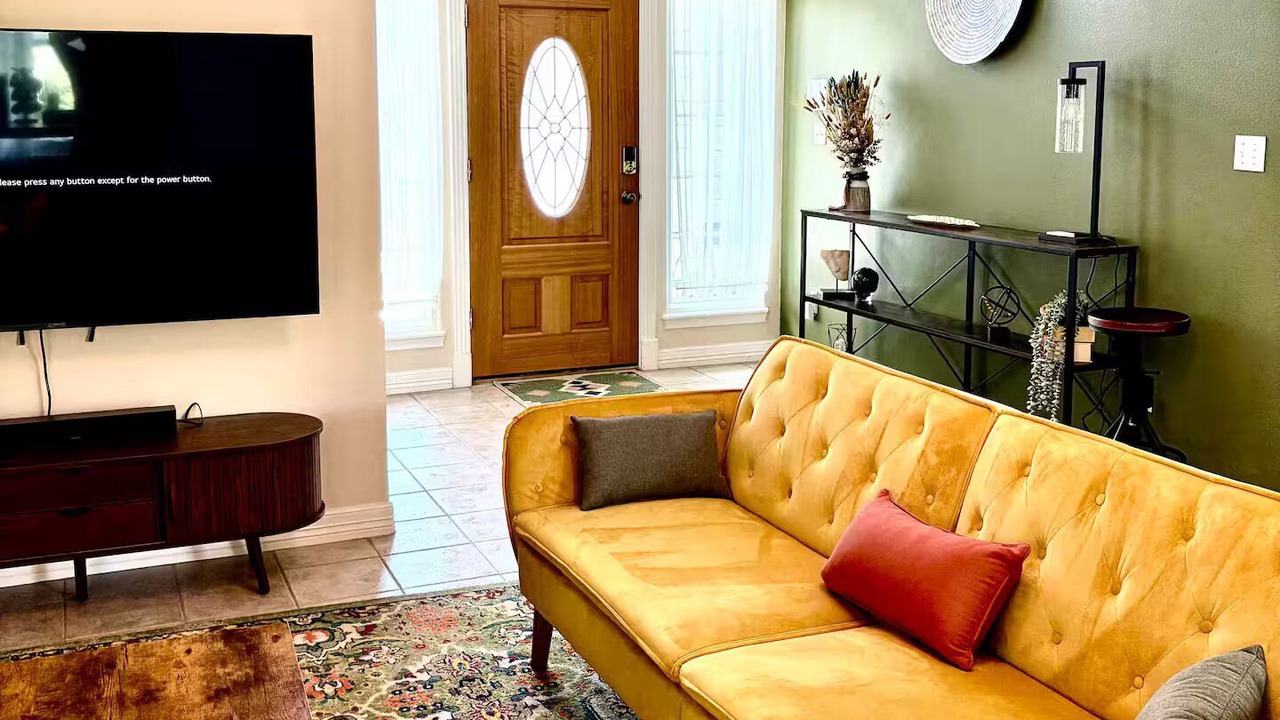 Photo of Livingroom in Oak Heights