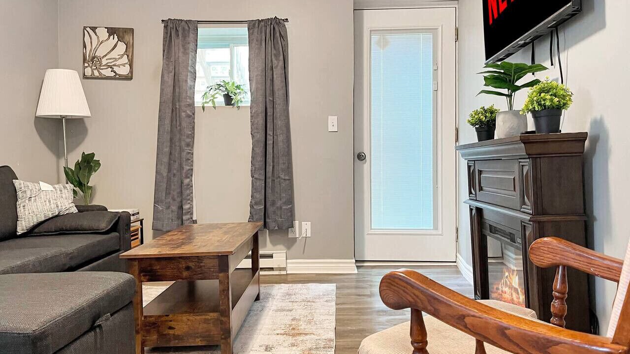 Photo of Livingroom in Fort Erie
