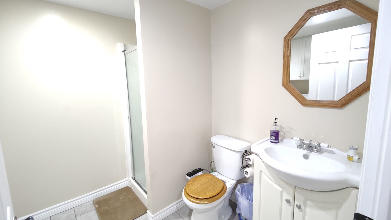 Photo of Bathroom in Longueuil