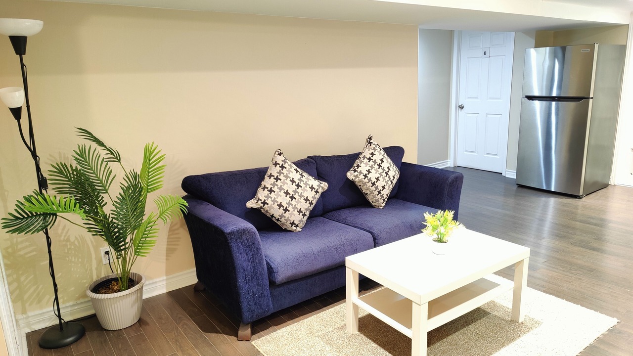 Photo of Livingroom in Longueuil