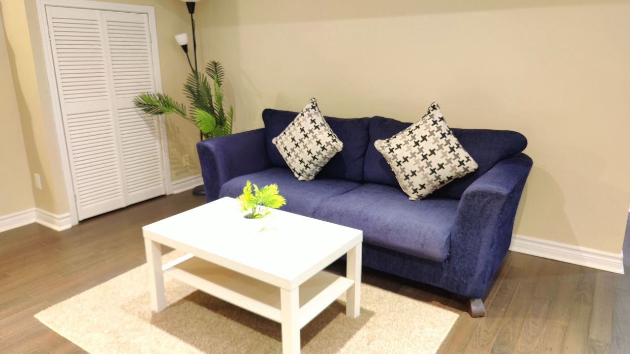 Photo of Livingroom in Longueuil