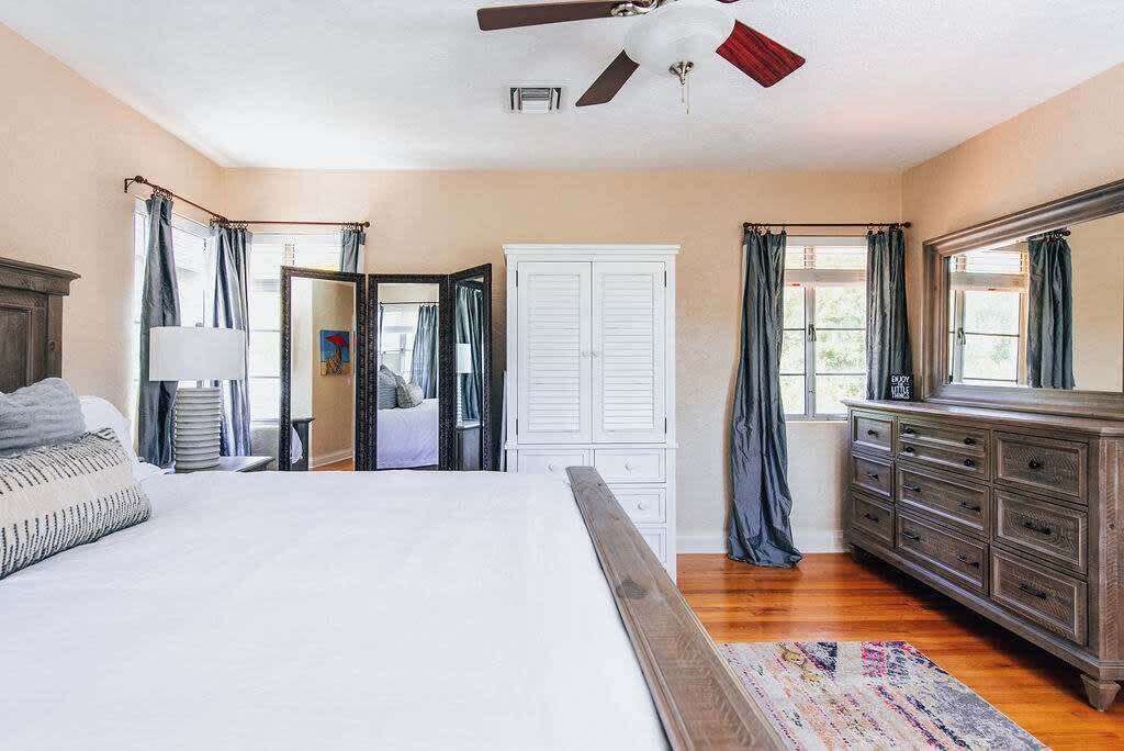 Photo of Bedroom in River District